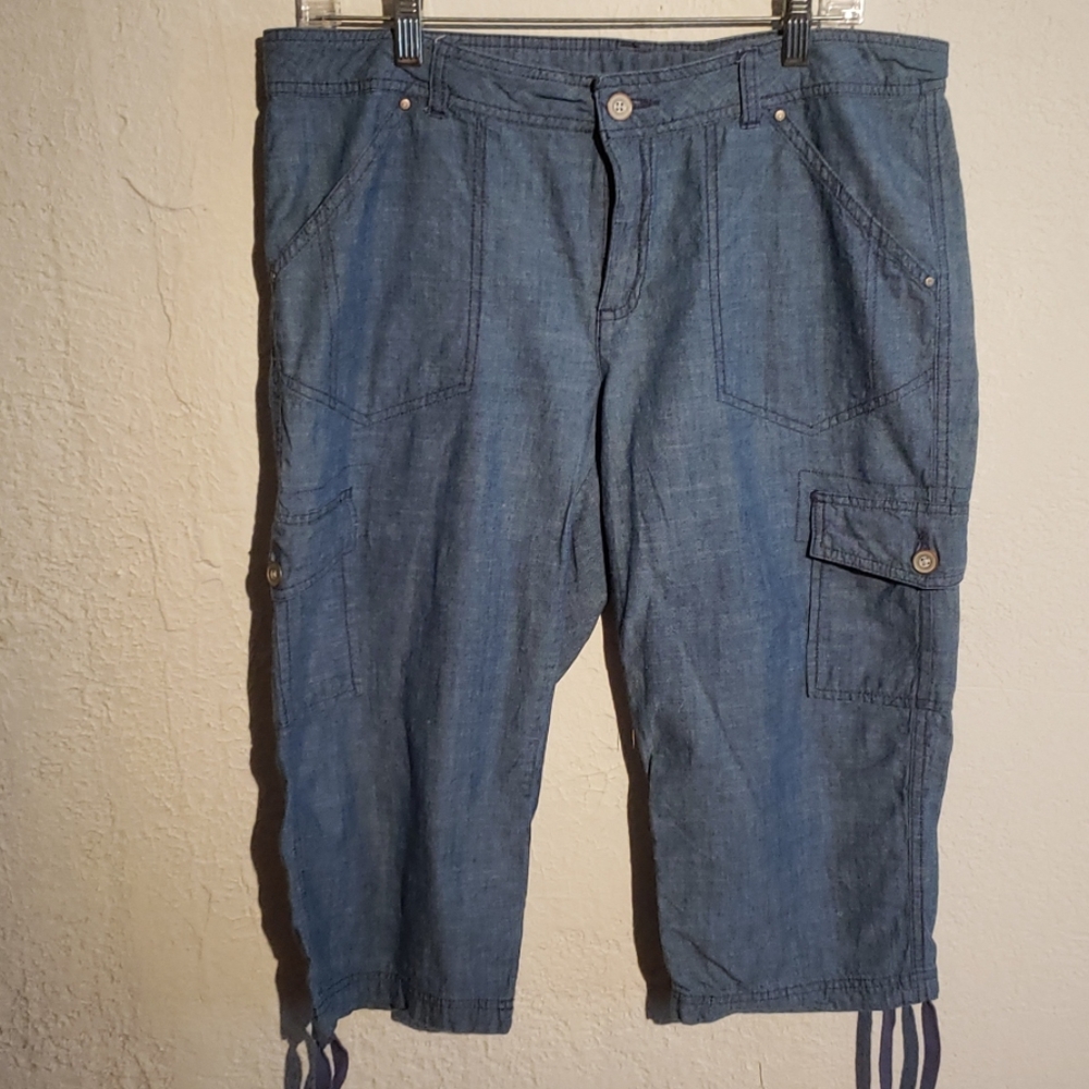 Faded Glory cotton capris